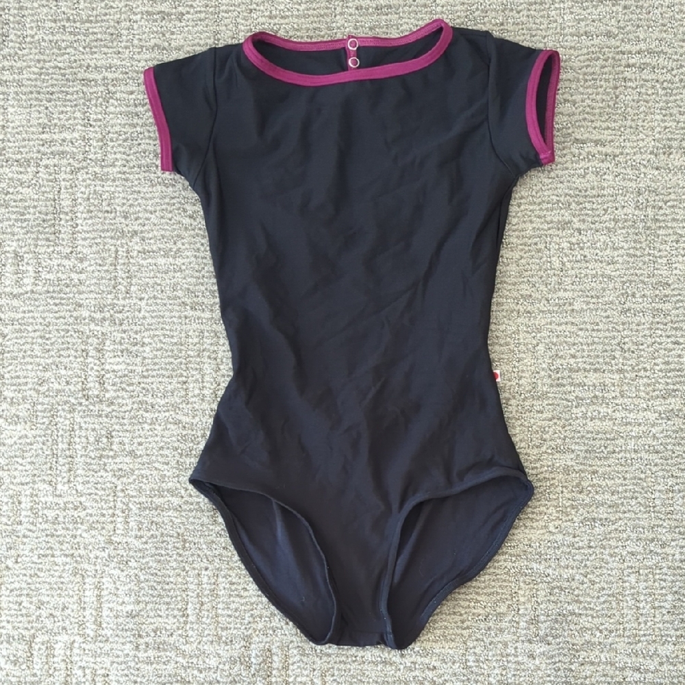 Yumiko- Black with Magenta Trim